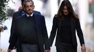 El expresidente de Francia Nicolas Sarkozy llega a prisión para cumplir su condena de cinco años