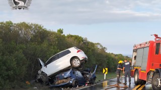 Impactante siniestro en Camino de los Arrayanes cobra la vida de dos jóvenes y otros dos están graves