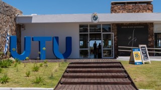 IDM renueva comodato con UTU por parador de la 12