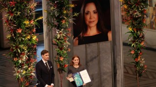 La hija de María Corina Machado recibe en nombre de su madre el premio Nobel de la Paz: "El mundo presenciará pronto el regreso de los nuestros a casa. Y yo estaré allí para recibirles"