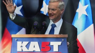 José Antonio Kast es el nuevo presidente electo de Chile tras una aplastante victoria sobre Jeannette Jara en el balotaje