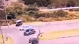 Siniestro fatal entre auto y moto en la rambla Brava: un hombre de 44 años perdió la vida