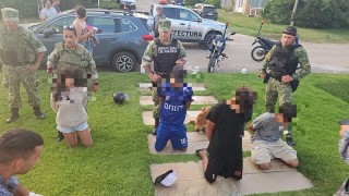 Tarde de furia en la Playa Bikini: pelea entre adolescentes terminó con jóvenes heridos y tres detenidos a disposición de la Fiscalía