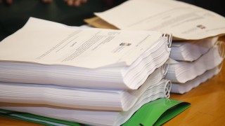 Abella abre la ronda política por la readecuación presupuestal y fija julio como horizonte para el nuevo proyecto