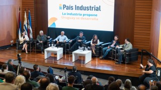 industria, empleo, Yamandú Orsi, Juan Castillo, Fernanda Cardona, política industrial, pit-cnt, cámara de industrias, desarrollo productivo, INEFOP, Marcelo Abdala