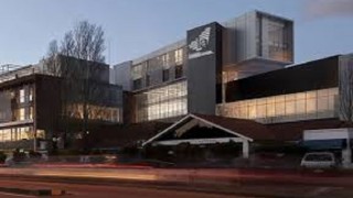 Accidente doméstico grave: hombre de 75 años es operado de urgencia tras sufrir corte abdominal con sierra