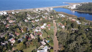 IDM abre la Laguna del Diario para bajar el nivel del agua y poder ejecutar obra pluvial