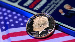 El gobierno de Estados Unidos acuerda retirar las reclamaciones fiscales contra Trump en una ampliación del acuerdo de la demanda contra el IRS.