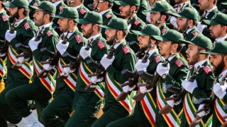 La Guardia Revolucionaria iraní atacó una base de EEUU en Kuwait tras los bombardeos de Washington en el sur del país
