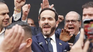 Abelardo de la Espriella gana la primera vuelta con su nueva derecha y peleará la presidencia de Colombia frente a la izquierda de Iván Cepeda