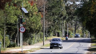 Más controles para un tránsito en crecimiento: dos radares comenzarán a multar desde este lunes