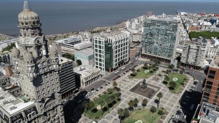 Calificadora de riesgo DBRS Morningstar elevó nota de Uruguay a BBB con perspectiva estable