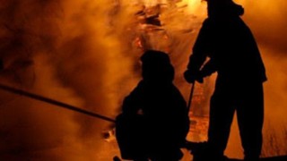 Investigan la muerte de un hombre tras el incendio de una vivienda en Los Eucaliptos