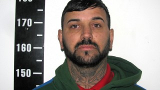 Condenaron al hombre que apuñaló al policía tras un incidente de tránsito; también cumplirá pena por suministro de cocaína
