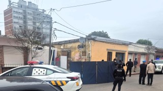 Hombre fue asesinado a balazos en una vereda de Maldonado a pleno mediodía