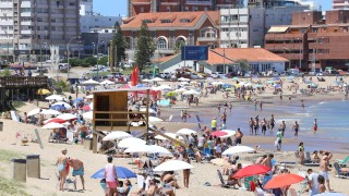 Guardavidas comenzaron a bajar a las playas y el fin de semana se completa el 100% del servicio
