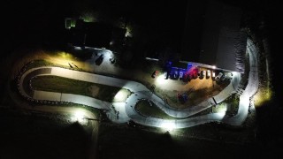 Joven corredora sufrió impresionante lesión cuando su pelo se enredó en motor de un karting