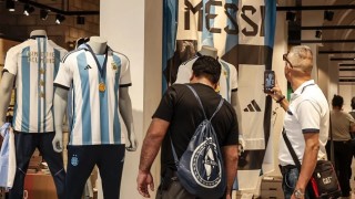 Comenzó la venta de la nueva camiseta de la Albiceleste con las 3 estrellas de campeón mundial