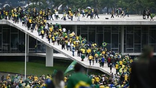 Bolsonaristas asaltaron sedes de Planalto, el Congreso y Corte Suprema en Brasilia: fuerzas de seguridad retomaron control