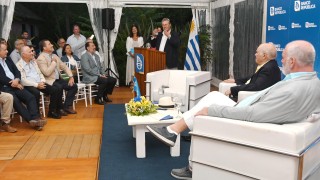 Conversatorio destaca a Uruguay como destino para vivir e invertir