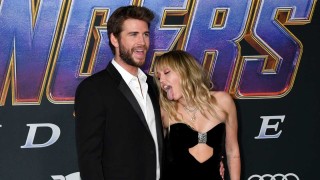Miley Cyrus, Liam Hemsworth, Flowers