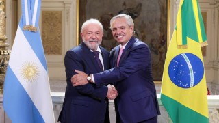 Fernández a Lula: «No vamos a dejar que ningún delirante ataque la democracia»