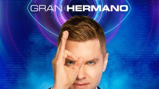 Camila quiso tocar a Marcos en Gran Hermano y Maxi estalló: "Te está diciendo que no"
